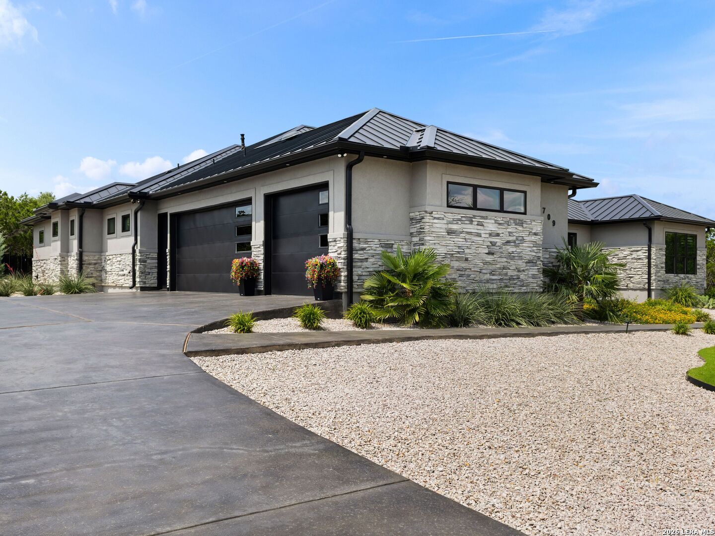 1709 Paradise Pkwy