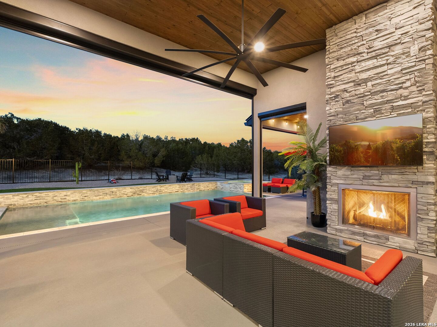 1709 Paradise Pkwy