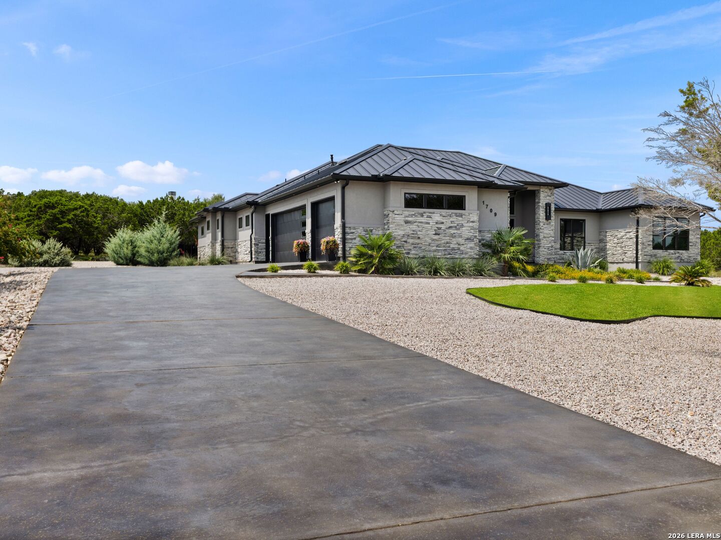 1709 Paradise Pkwy