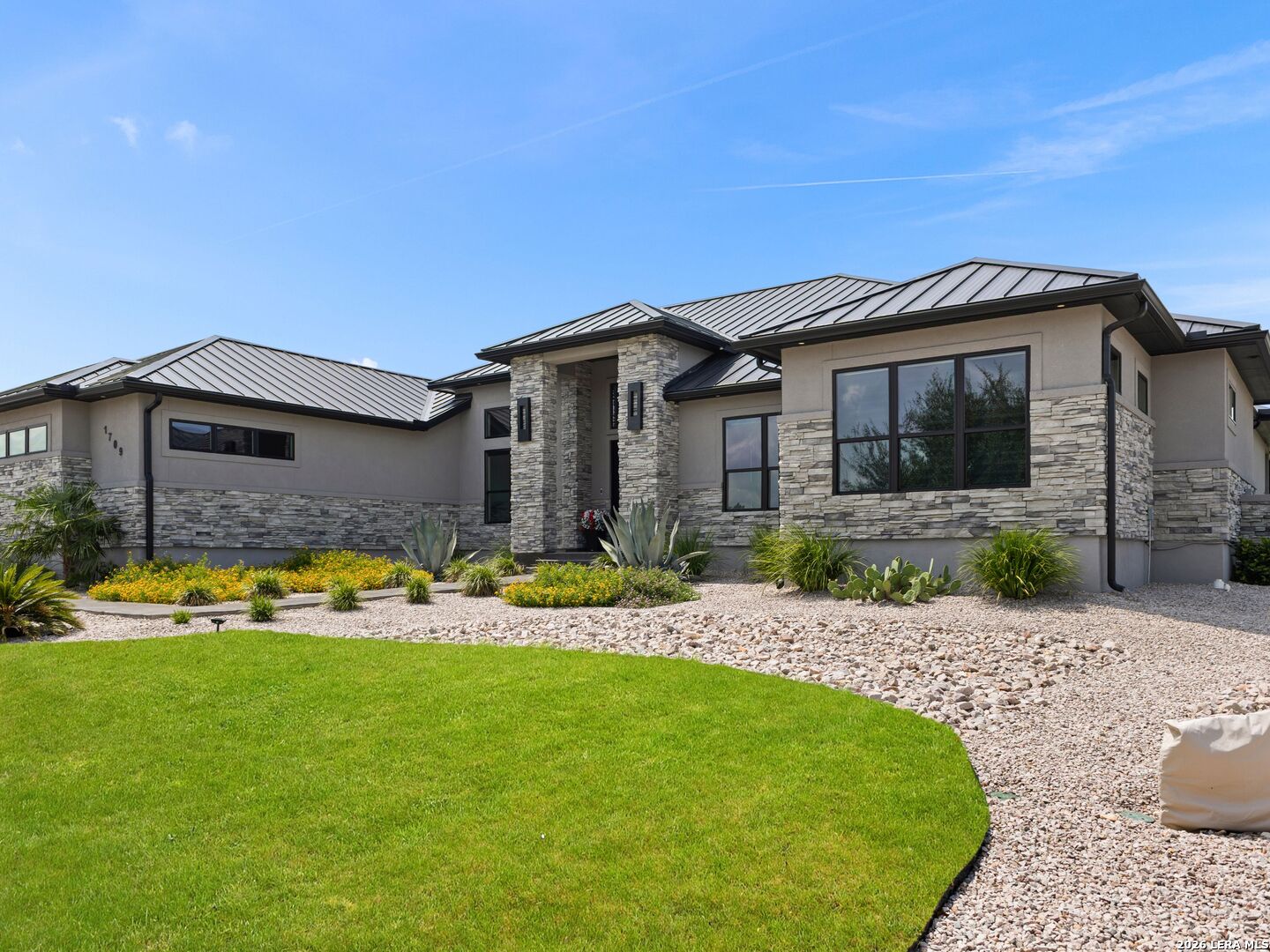 1709 Paradise Pkwy