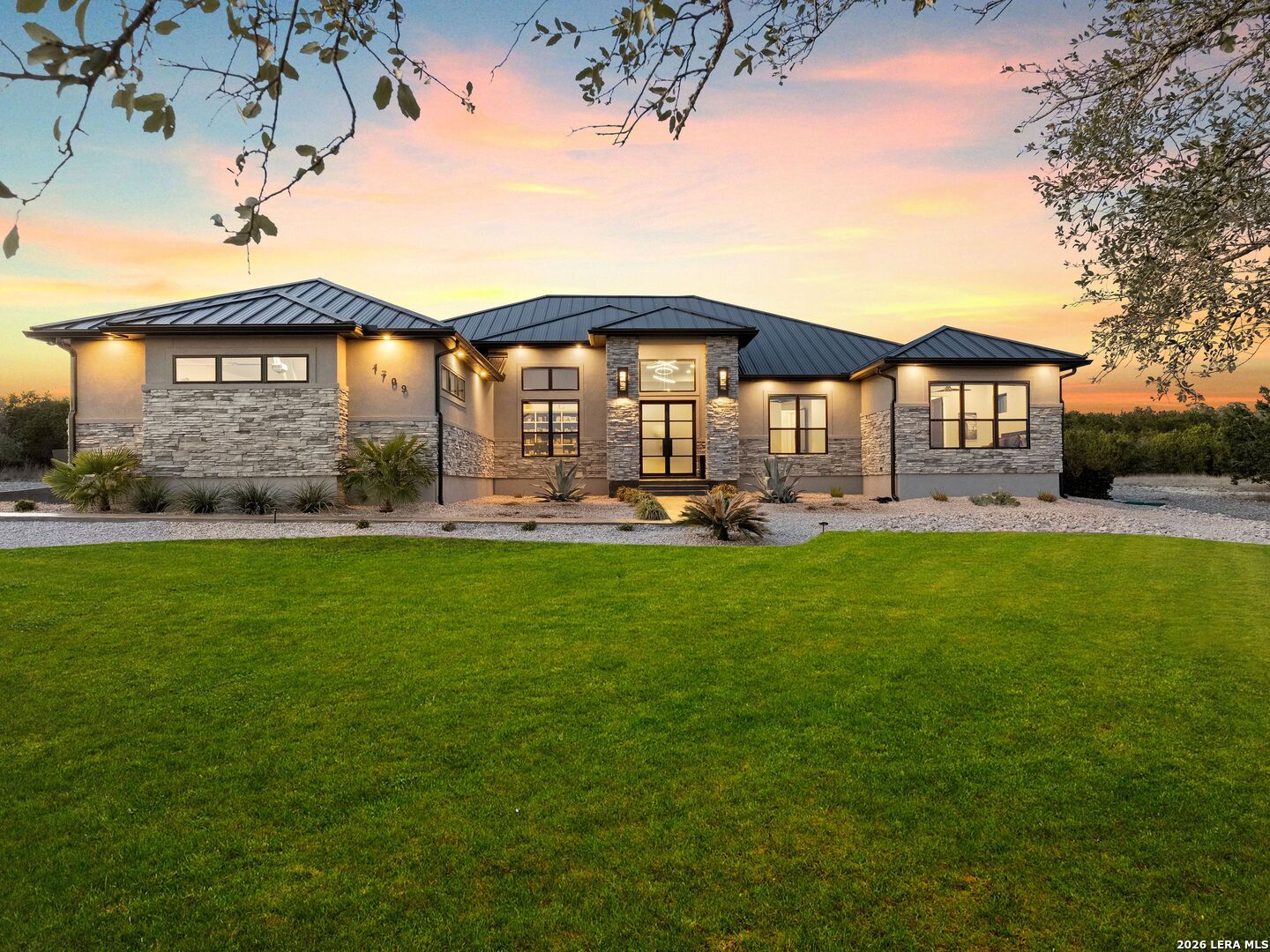 1709 Paradise Pkwy