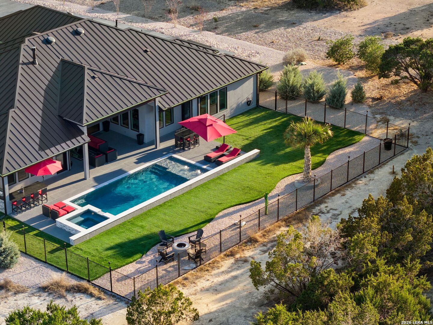 1709 Paradise Pkwy