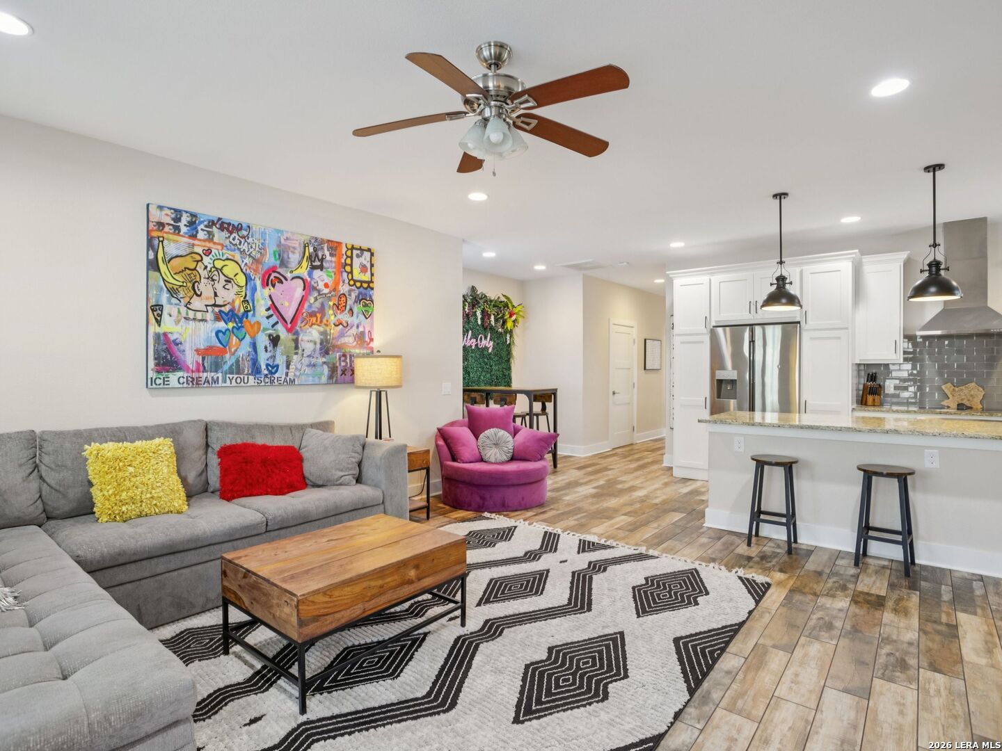 1206 Deloney APT B