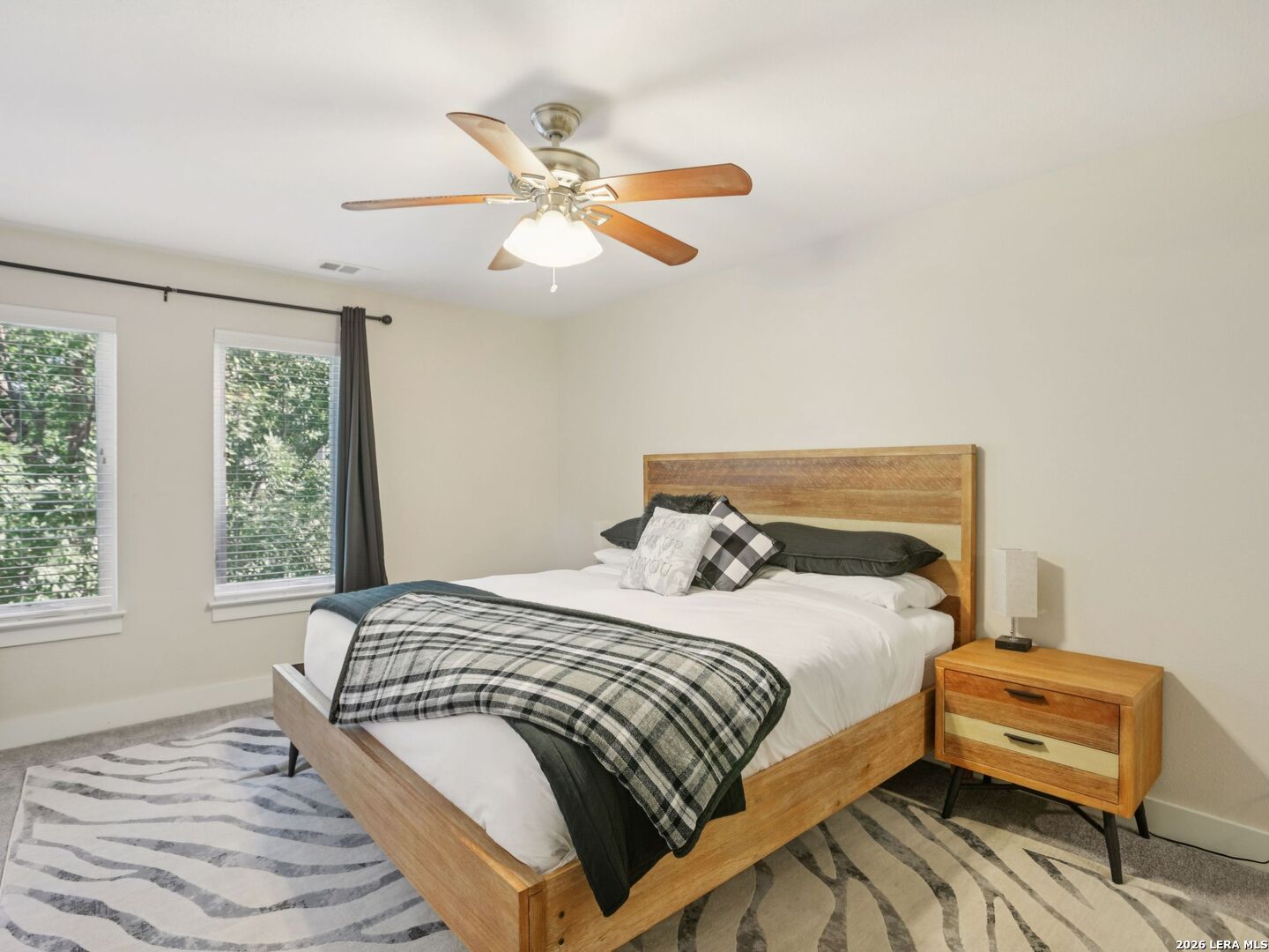 1206 Deloney APT B