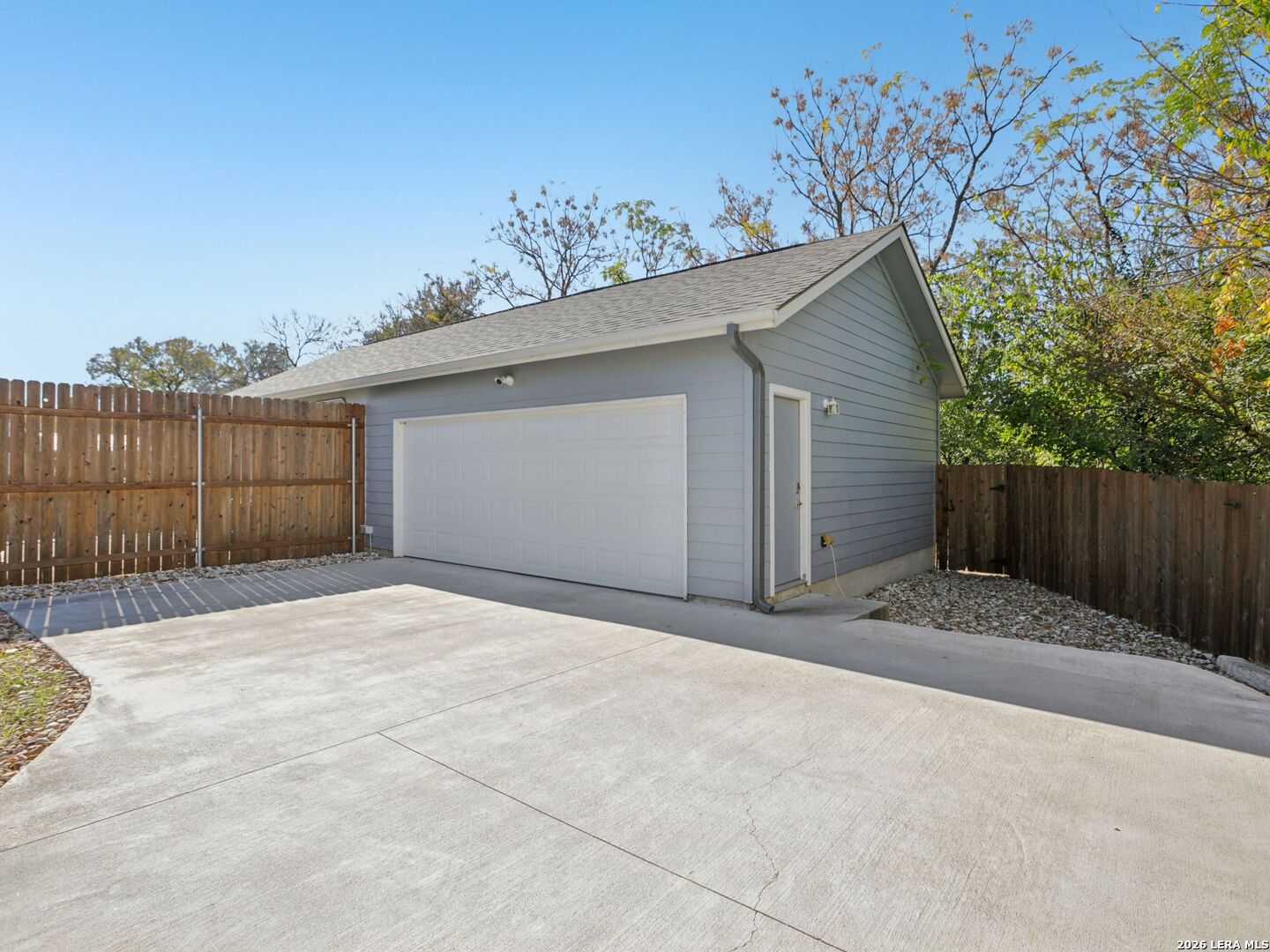 1206 Deloney APT B