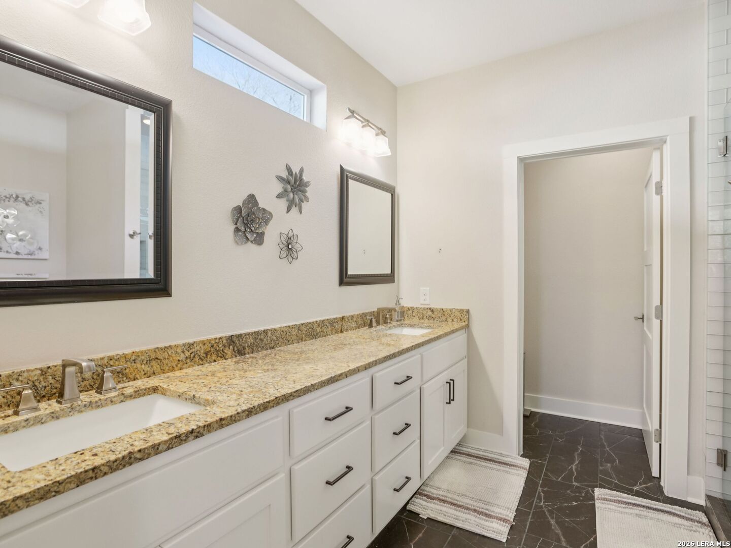 1206 Deloney APT B
