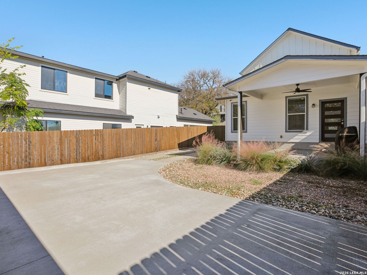 1206 Deloney APT B