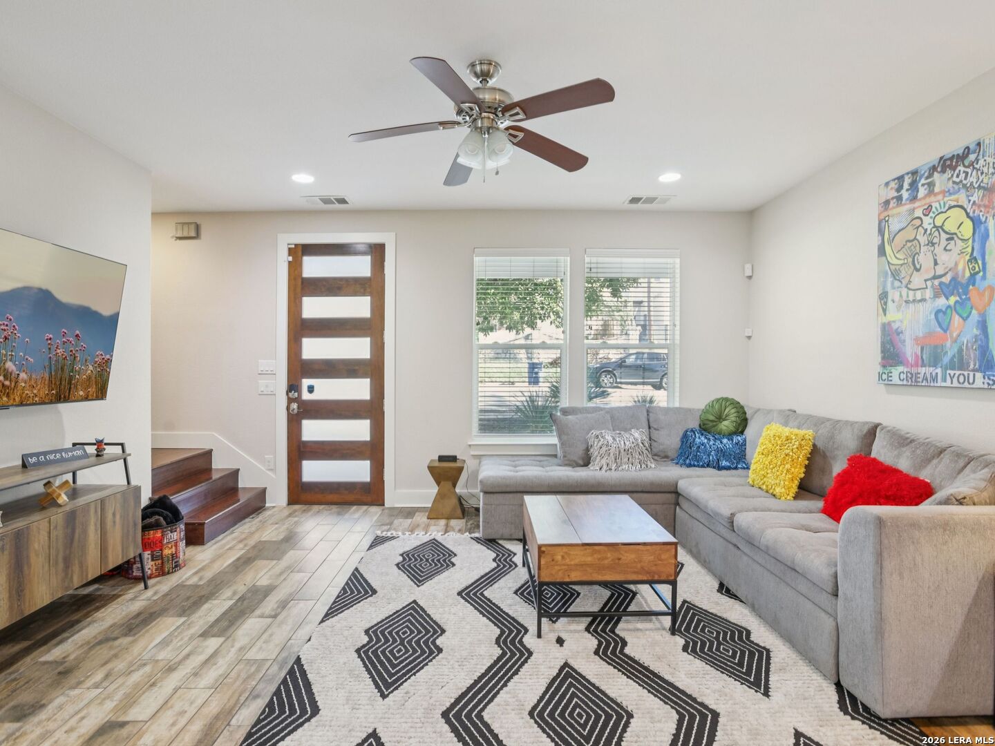 1206 Deloney APT B