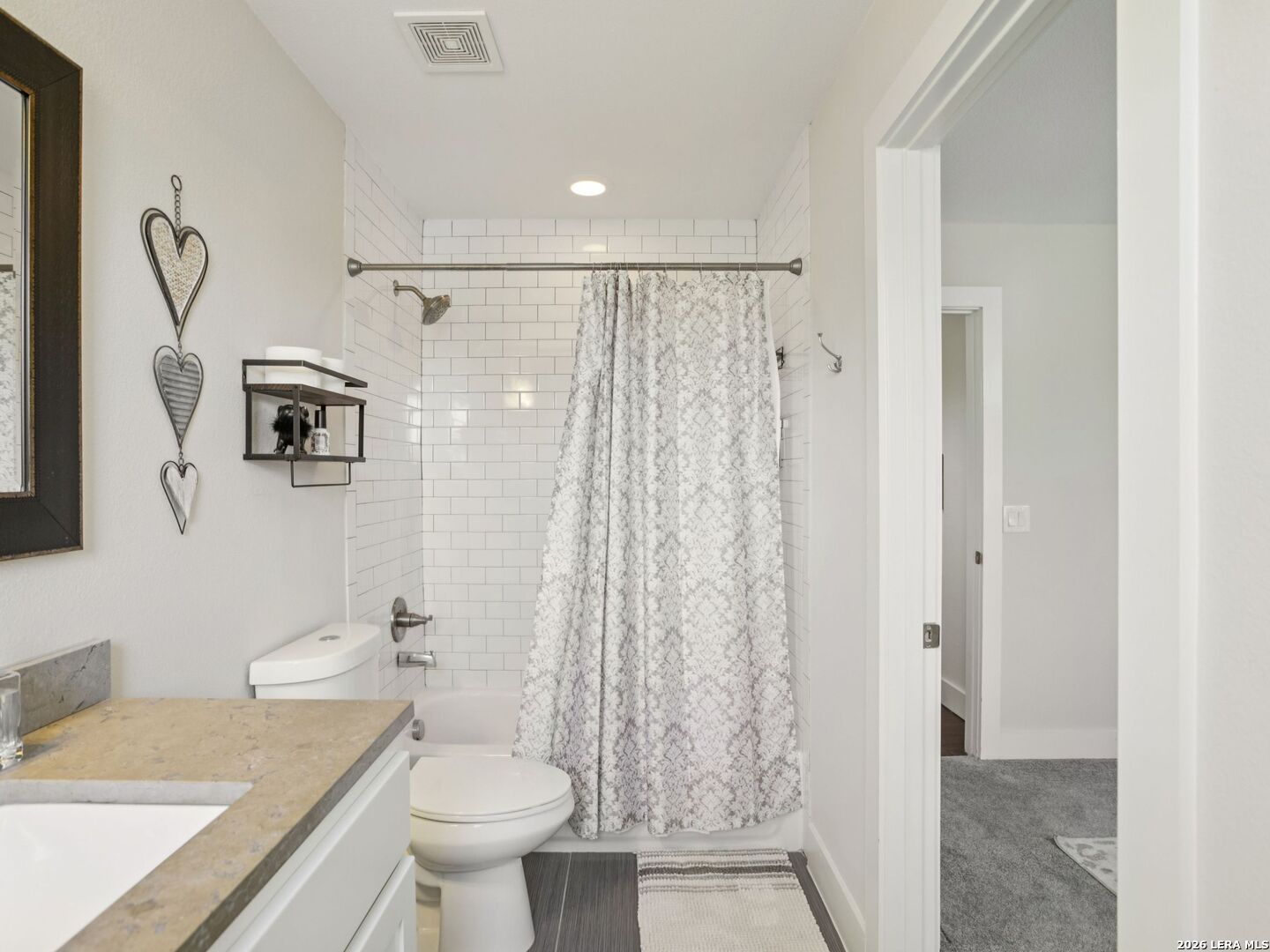 1206 Deloney APT B