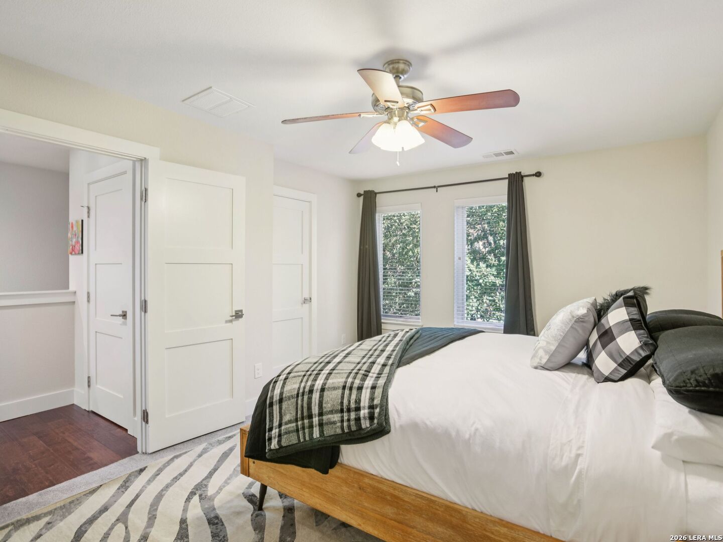 1206 Deloney APT B