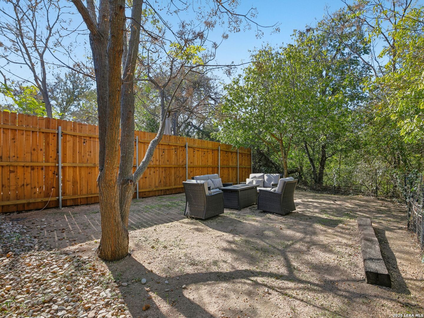 1206 Deloney APT B