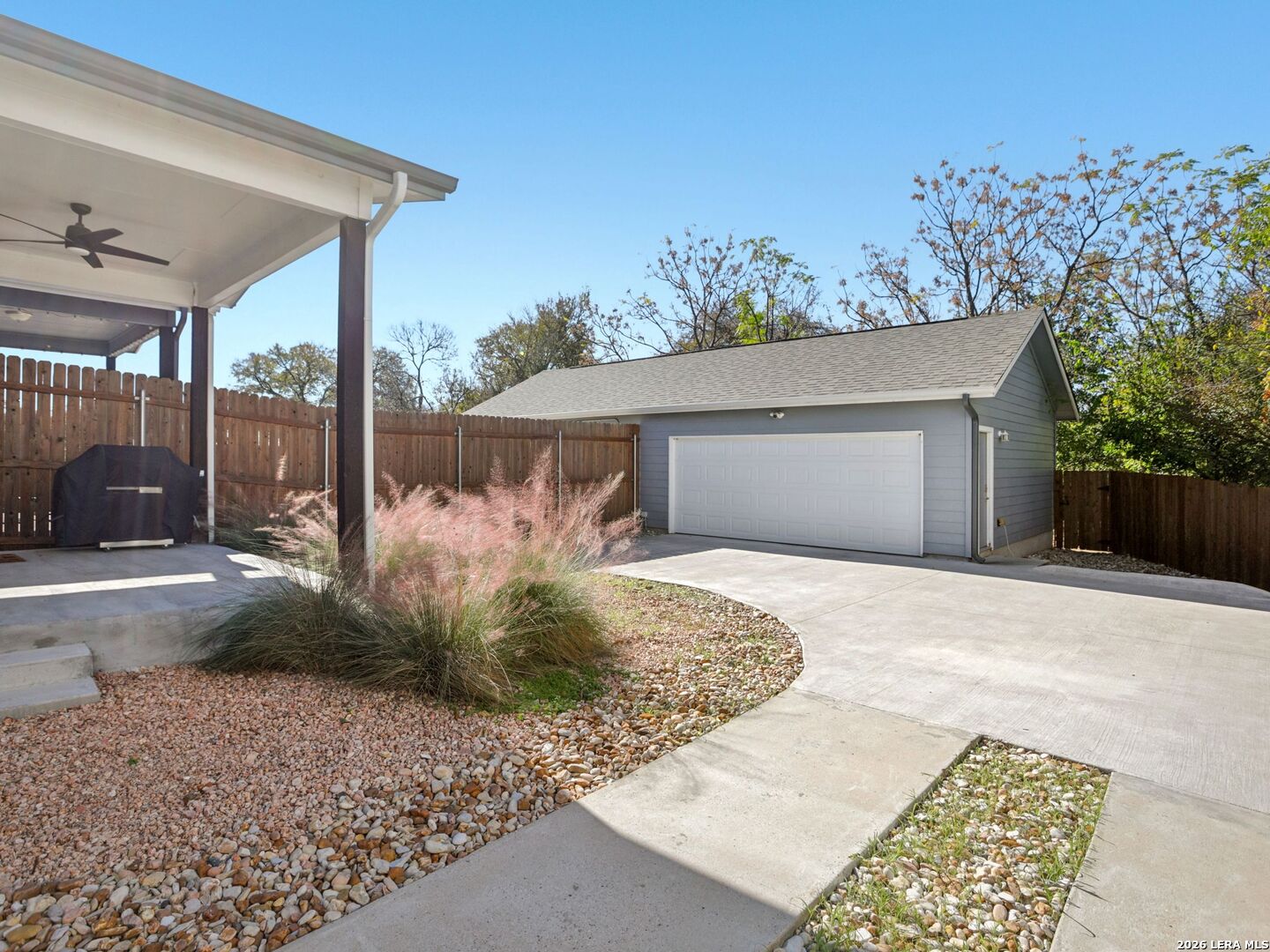 1206 Deloney APT B