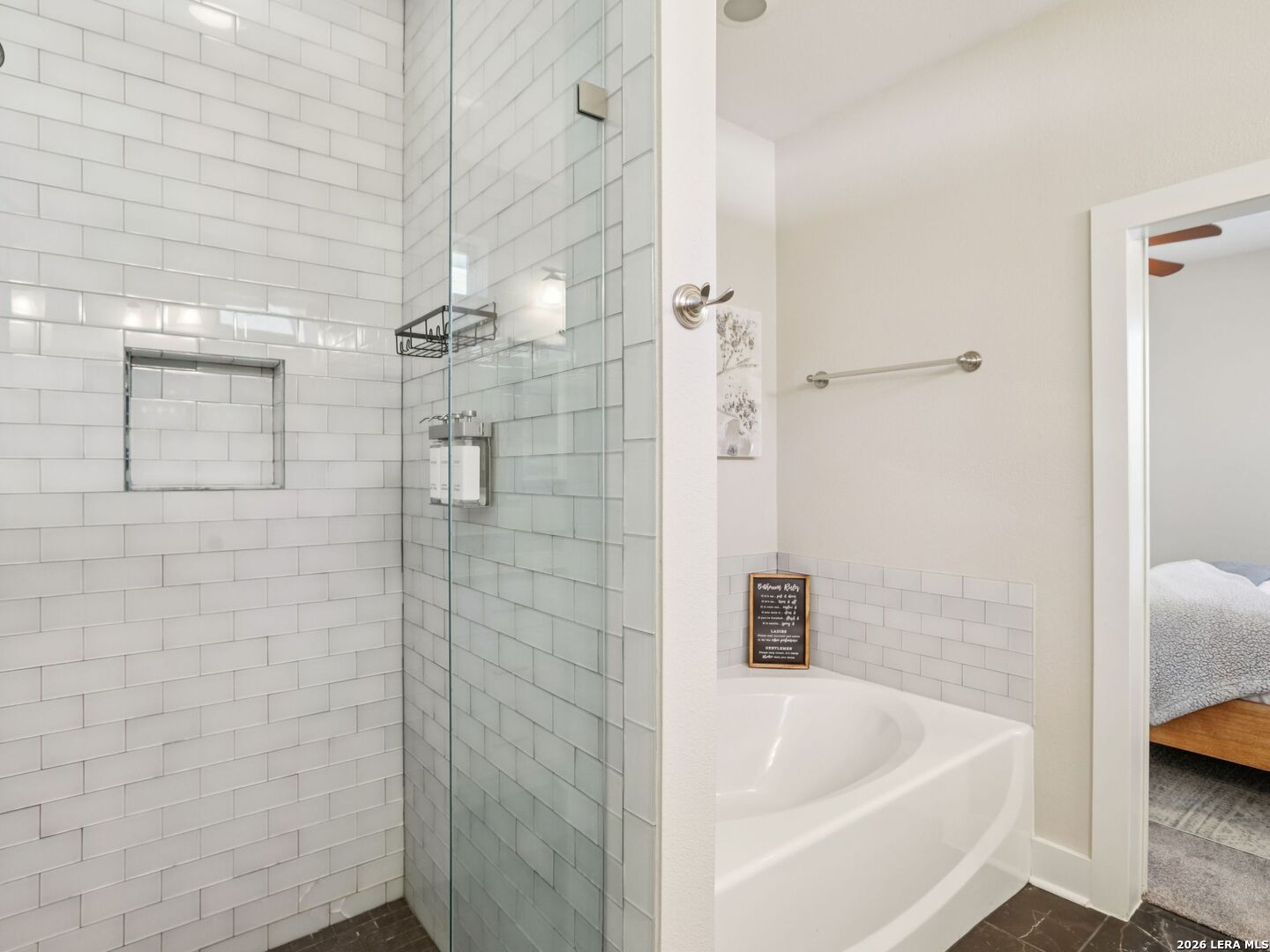 1206 Deloney APT B
