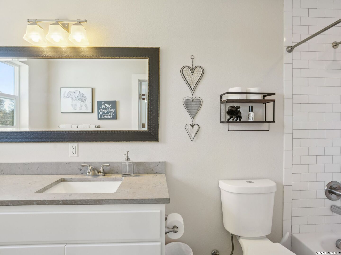 1206 Deloney APT B