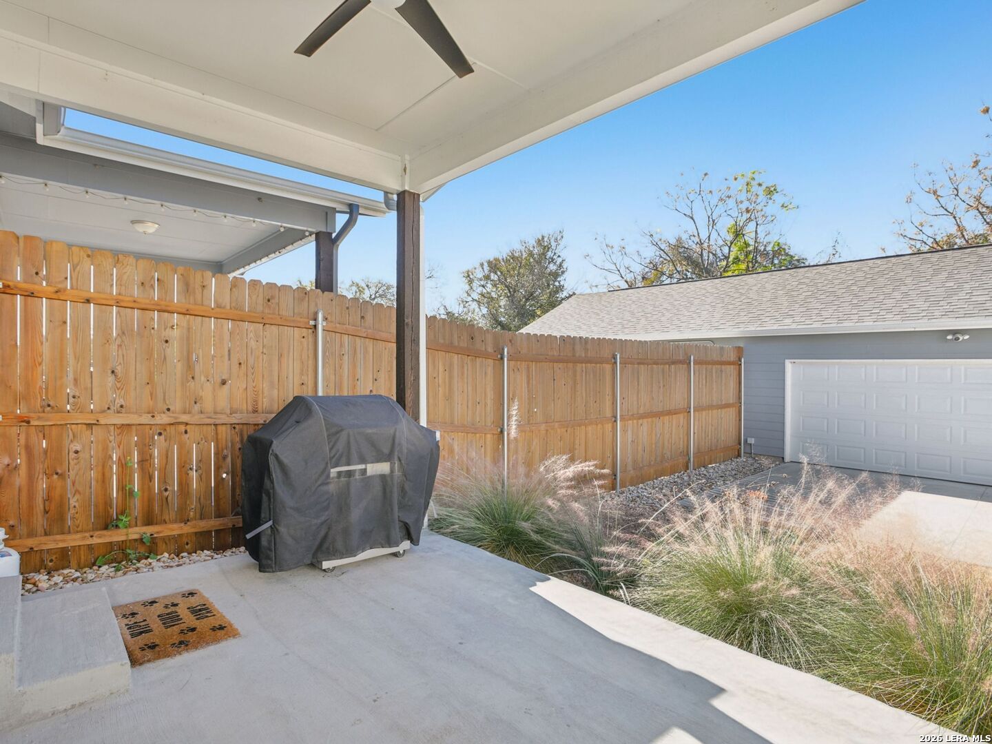 1206 Deloney APT B