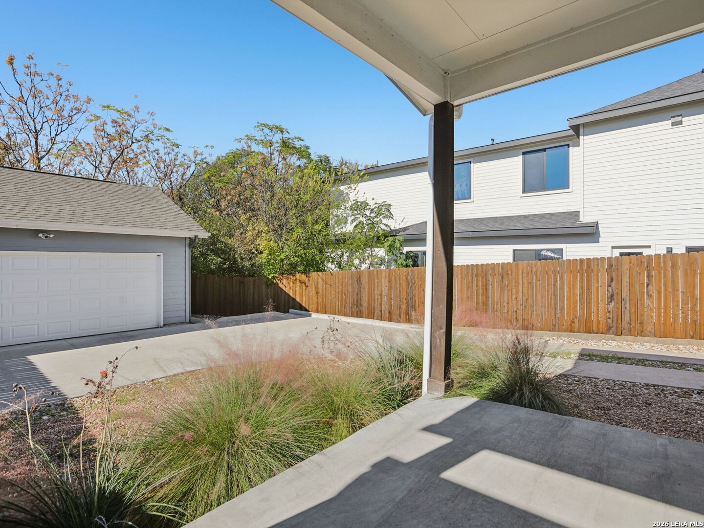 1206 Deloney APT B
