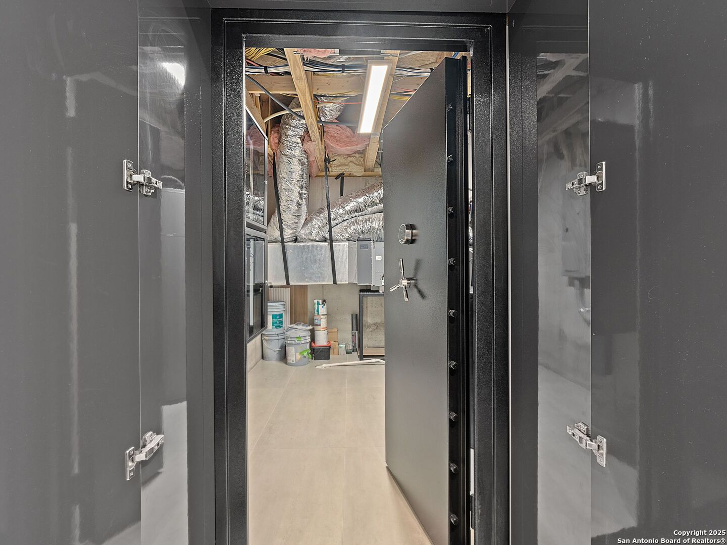 1104 SUMMIT RIDGE DR