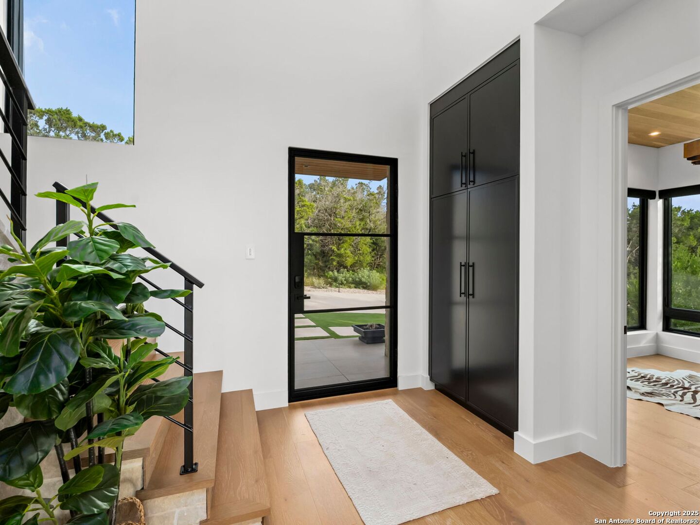 1104 SUMMIT RIDGE DR