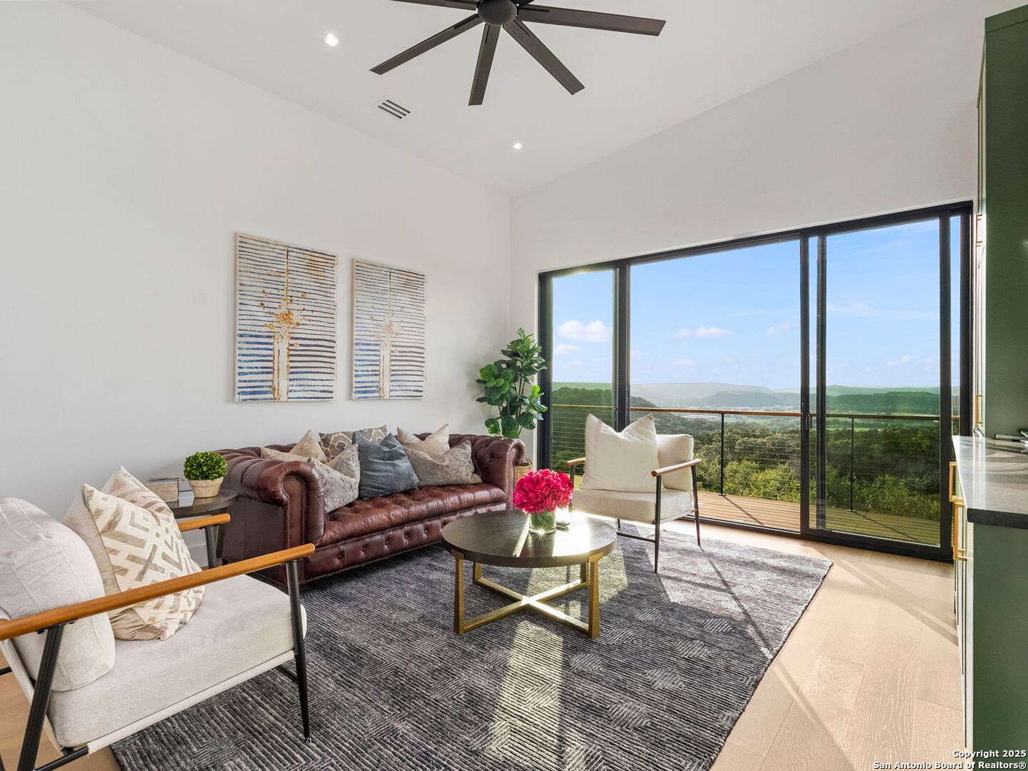 1104 SUMMIT RIDGE DR