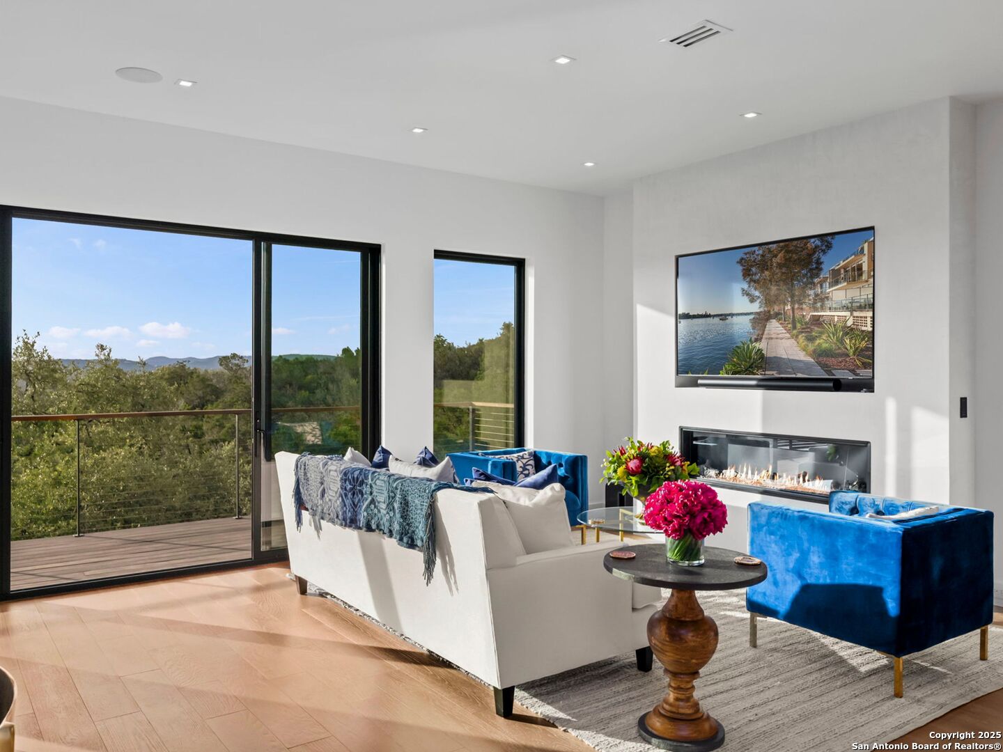 1104 SUMMIT RIDGE DR