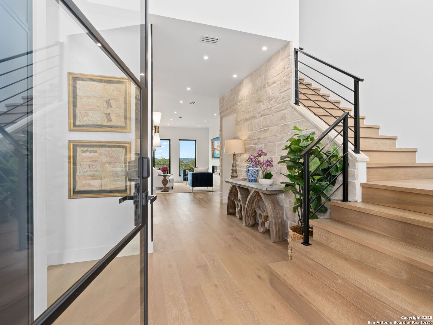 1104 SUMMIT RIDGE DR