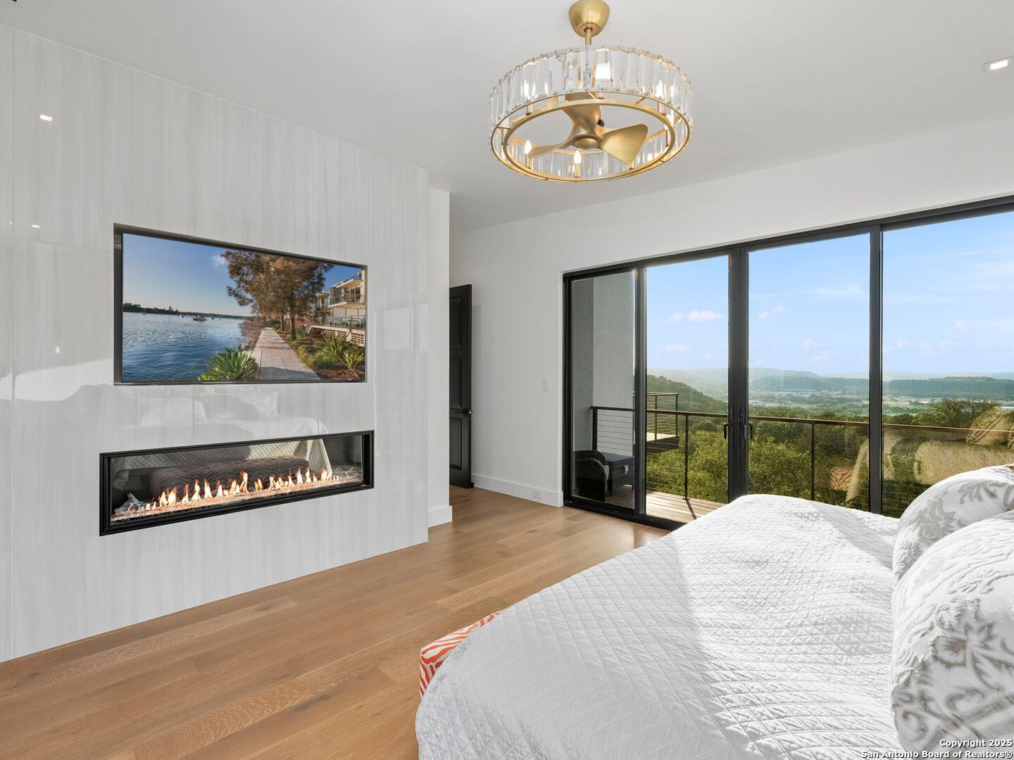 1104 SUMMIT RIDGE DR