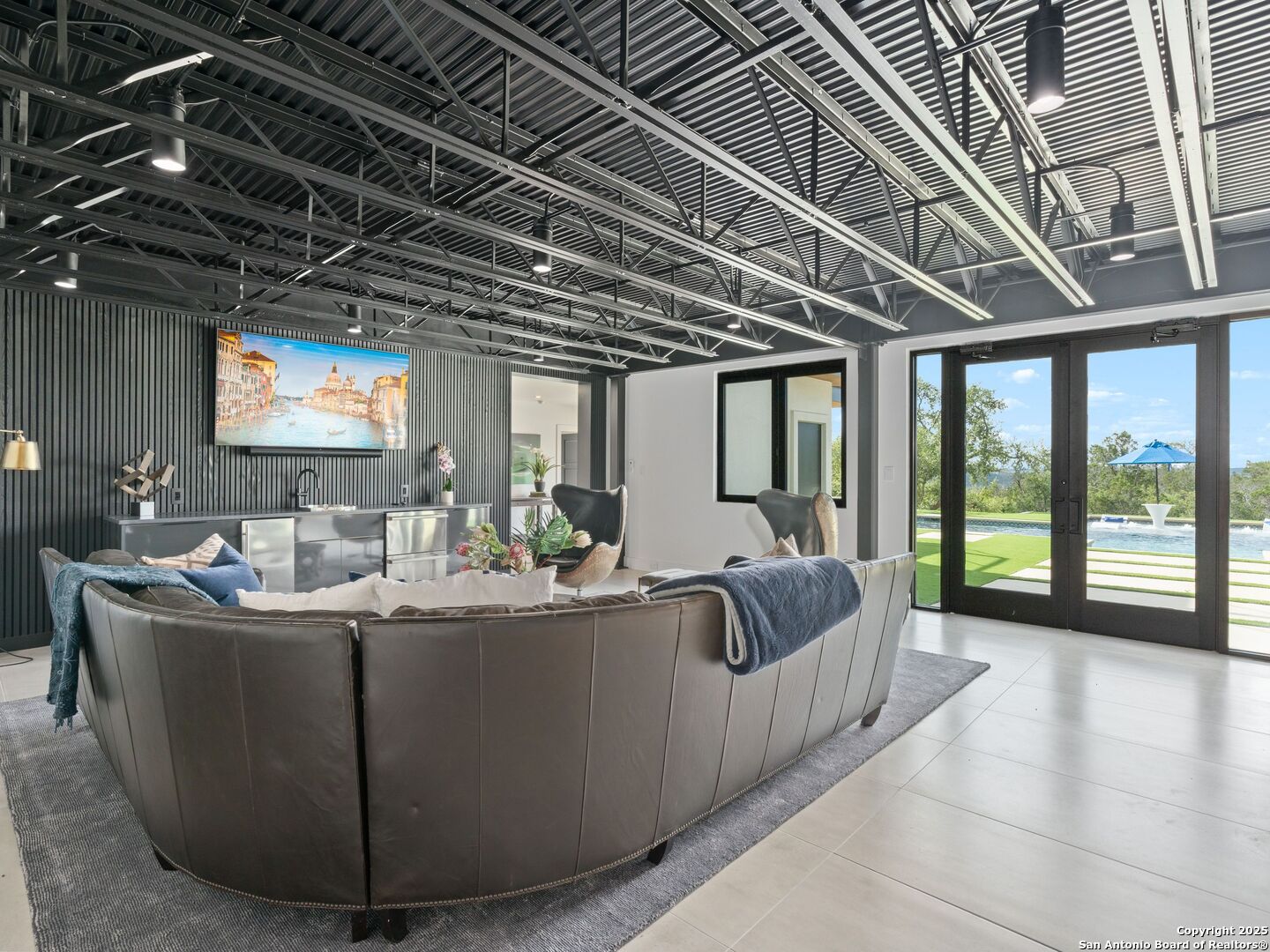 1104 SUMMIT RIDGE DR