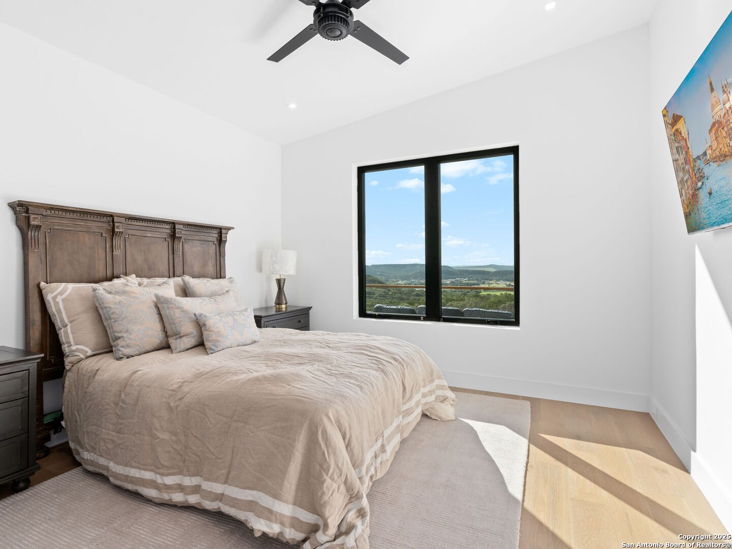 1104 SUMMIT RIDGE DR