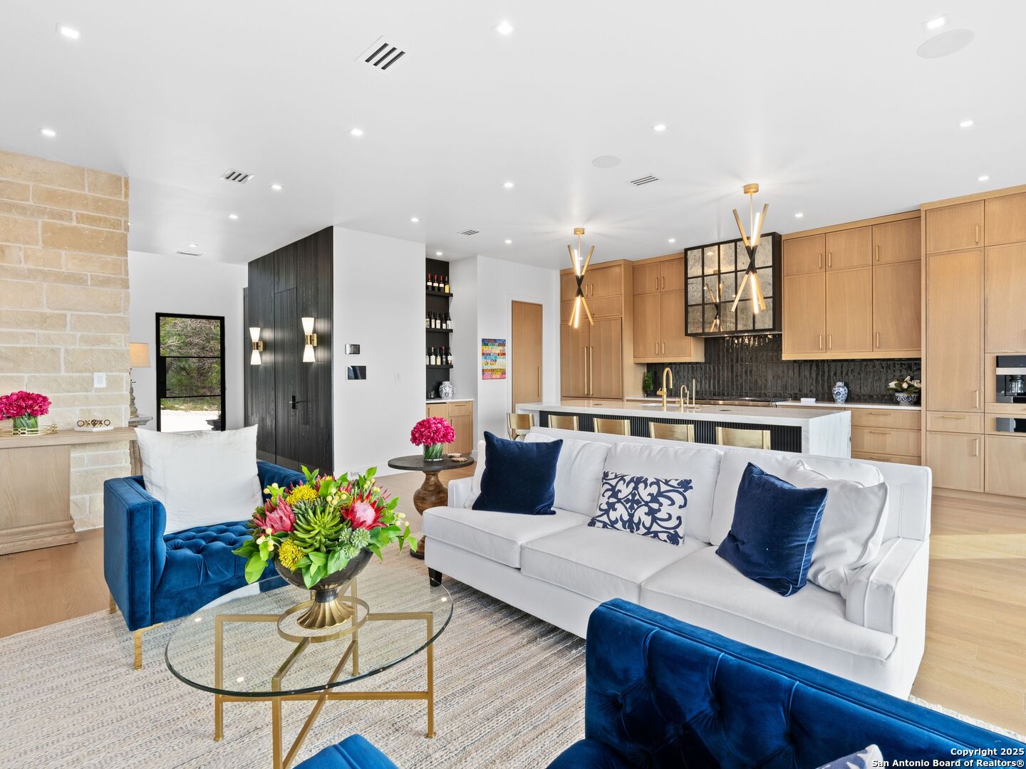1104 SUMMIT RIDGE DR