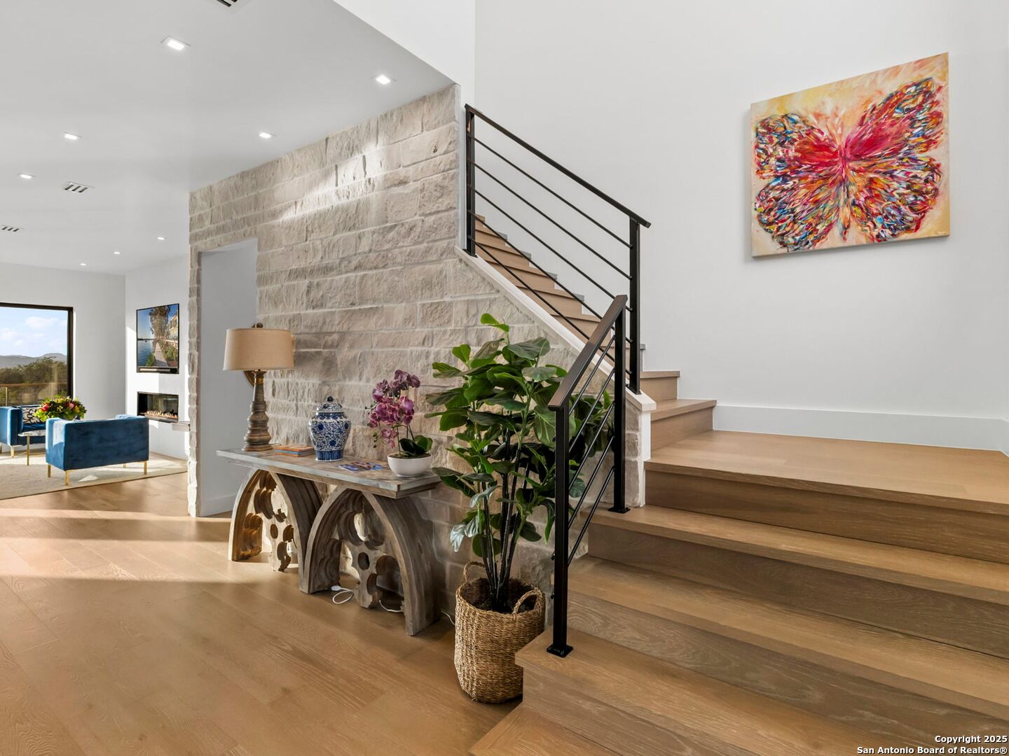 1104 SUMMIT RIDGE DR