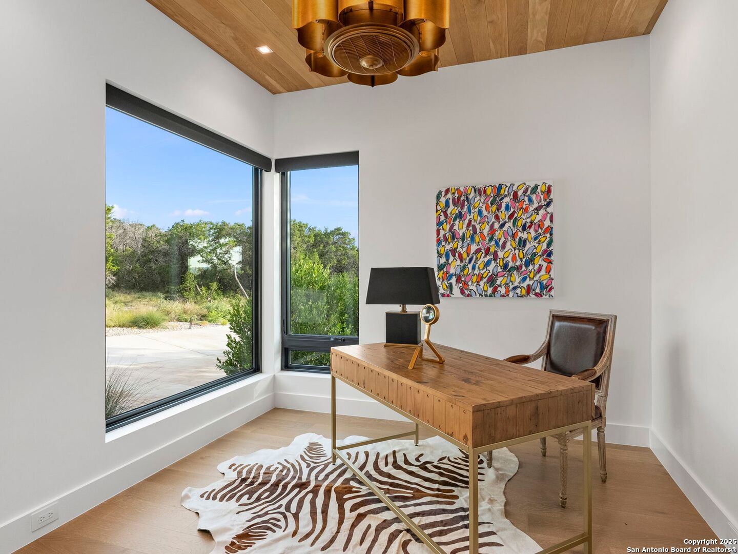 1104 SUMMIT RIDGE DR