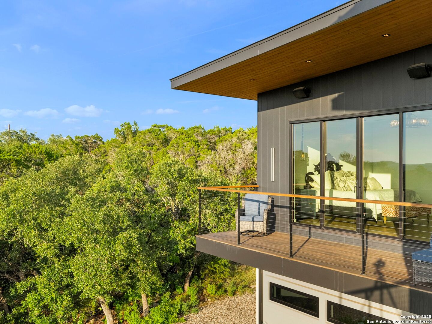 1104 SUMMIT RIDGE DR