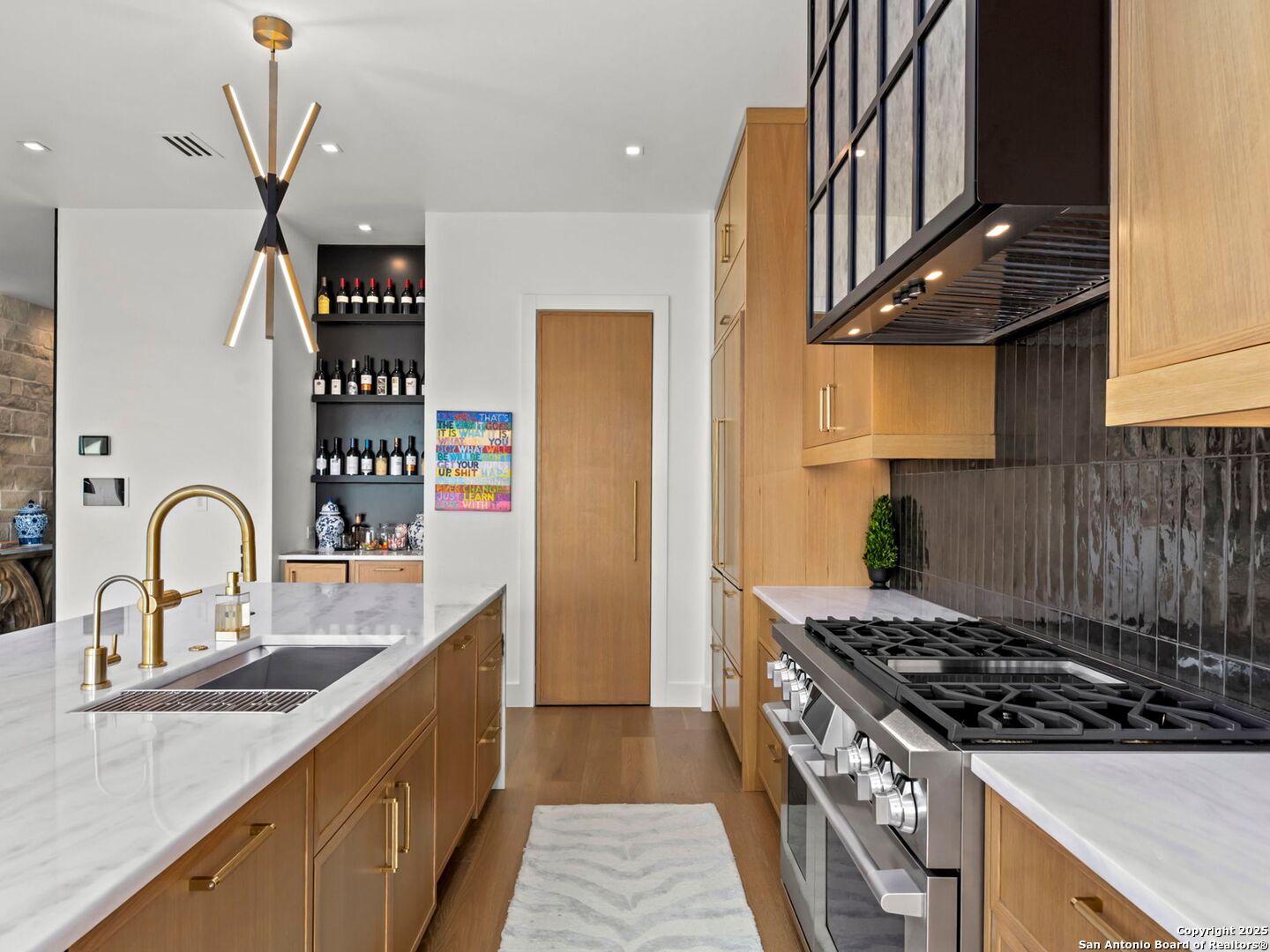 1104 SUMMIT RIDGE DR