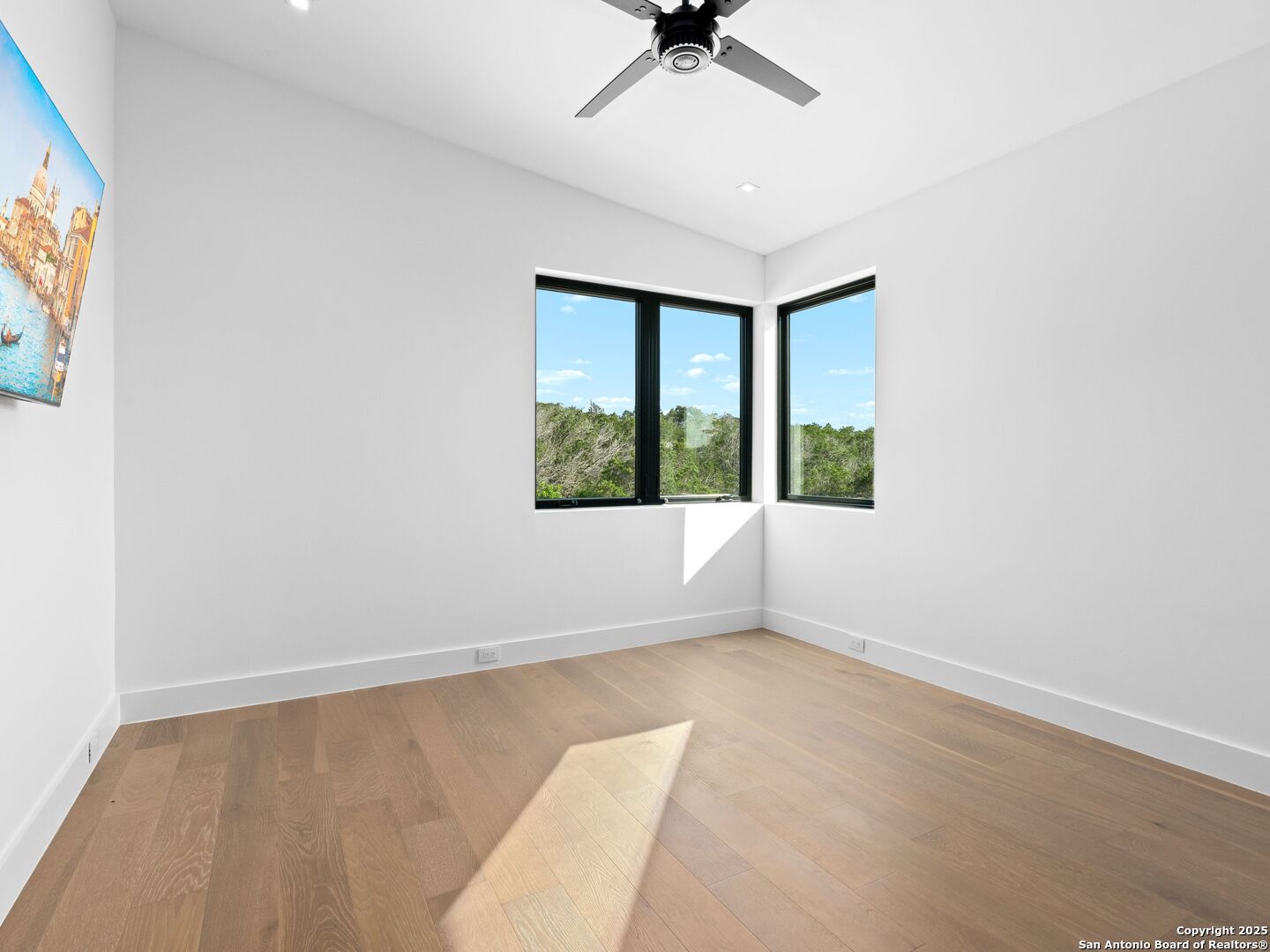 1104 SUMMIT RIDGE DR