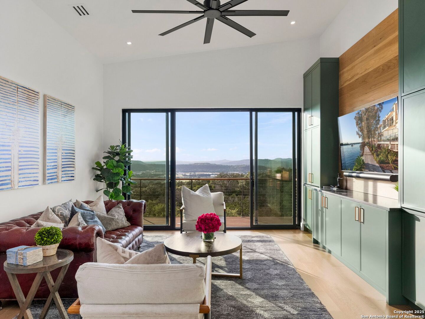 1104 SUMMIT RIDGE DR