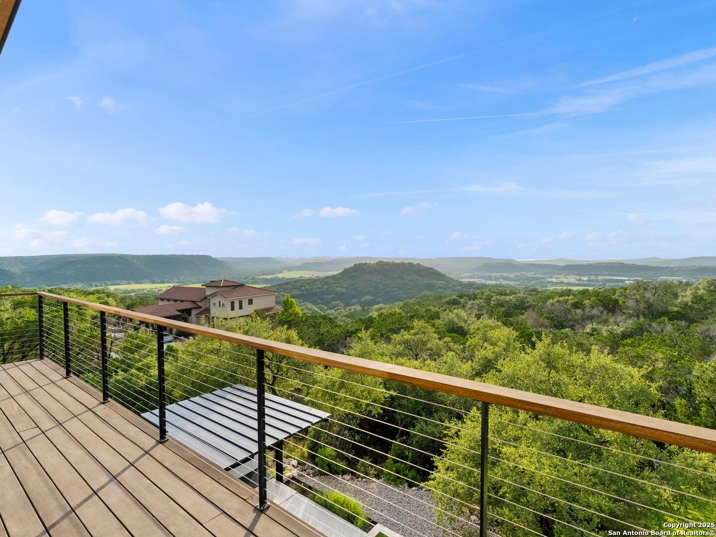 1104 SUMMIT RIDGE DR