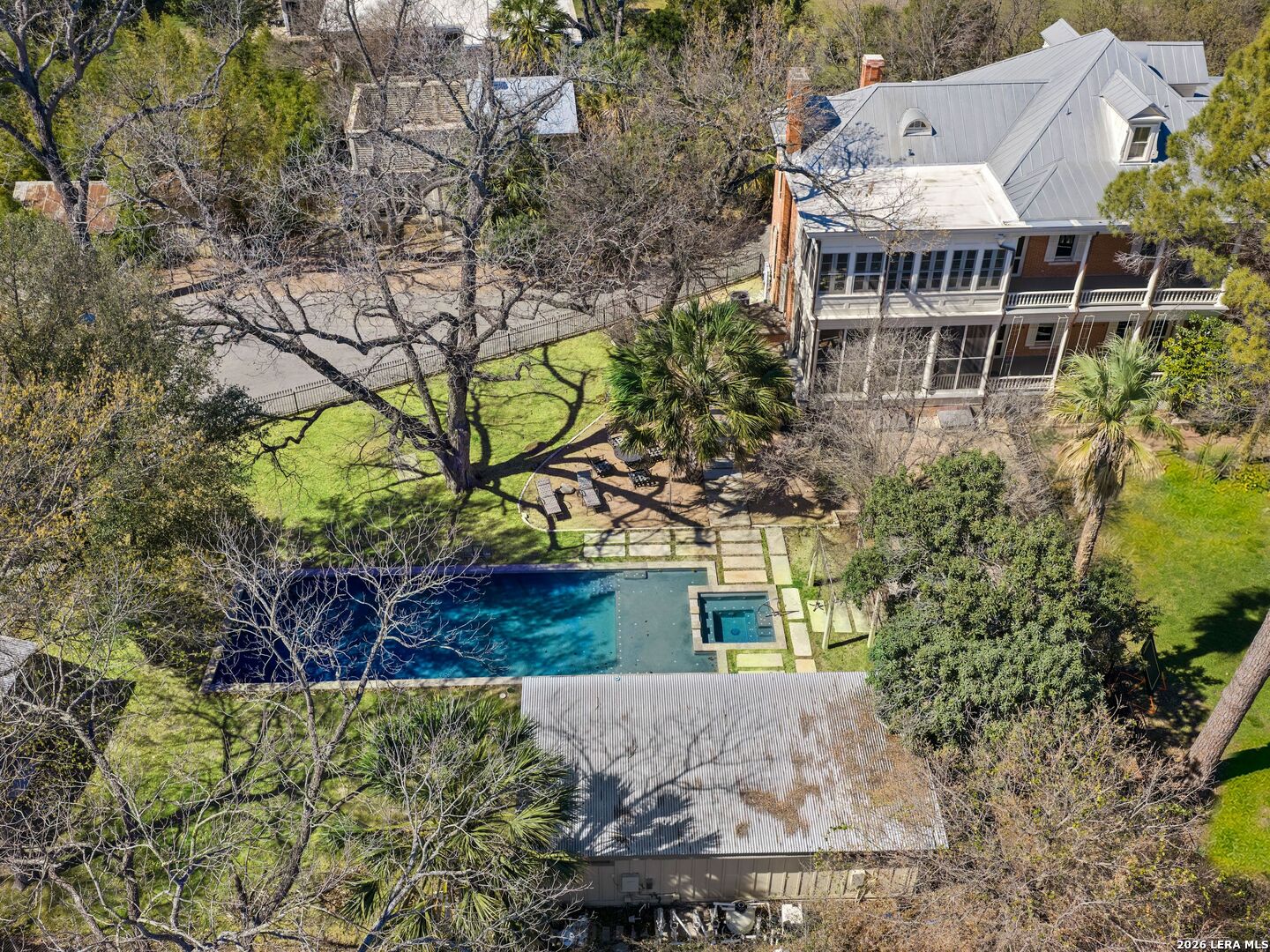 372 Magazine Ave