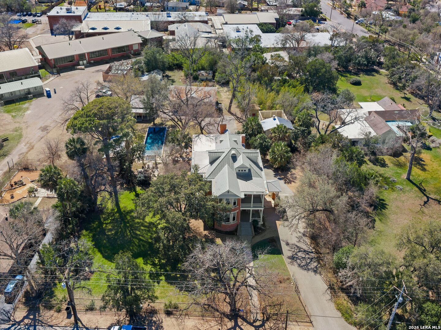 372 Magazine Ave