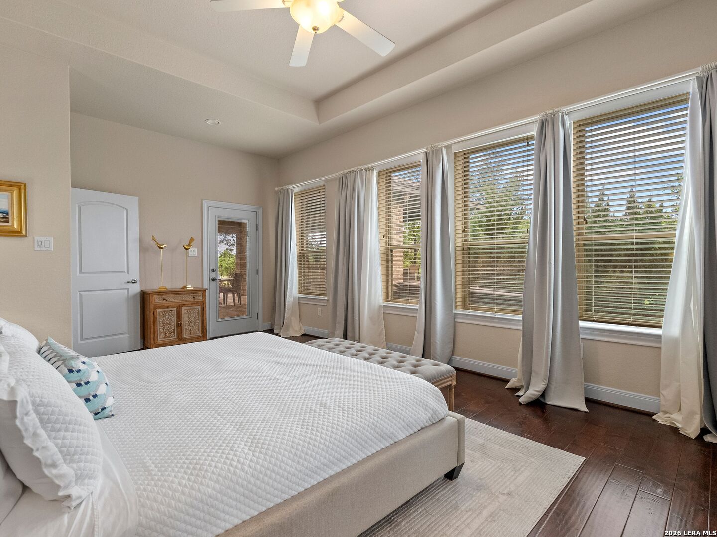 18003 Resort View