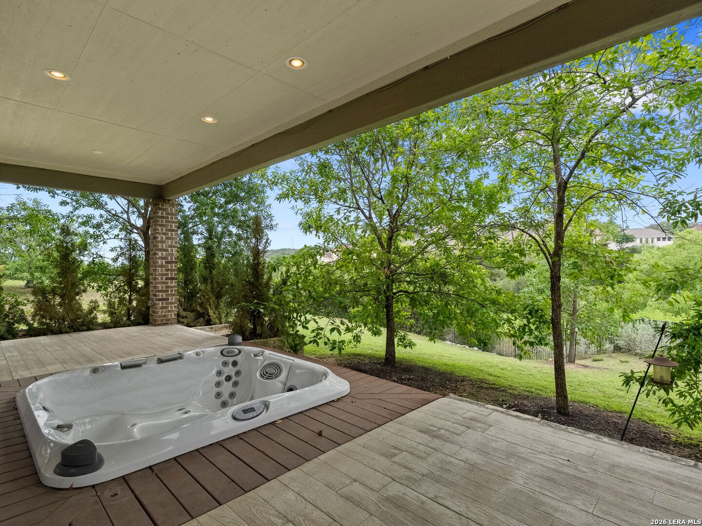 18003 Resort View
