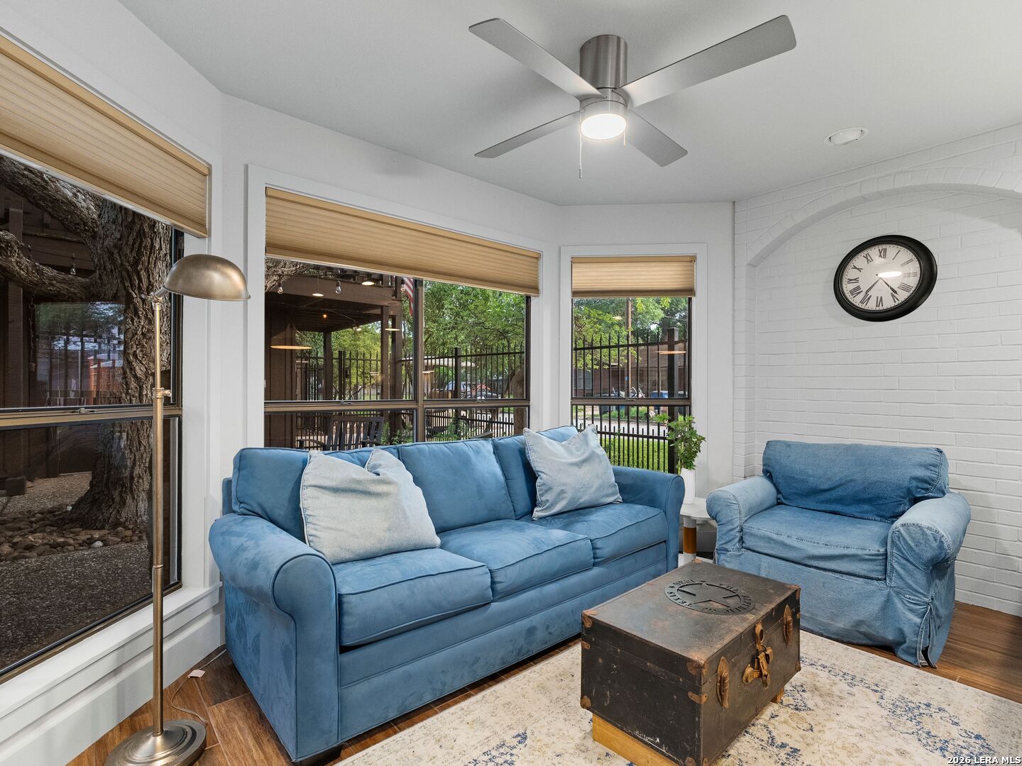 299 W Edgewater