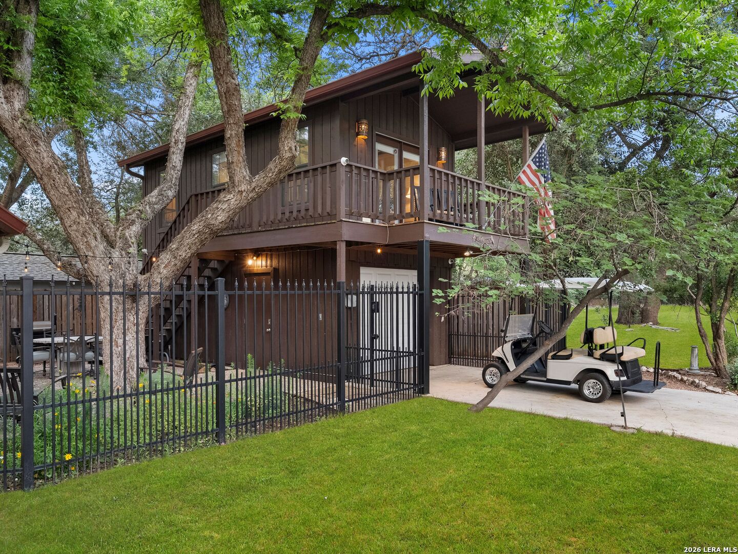 299 W Edgewater