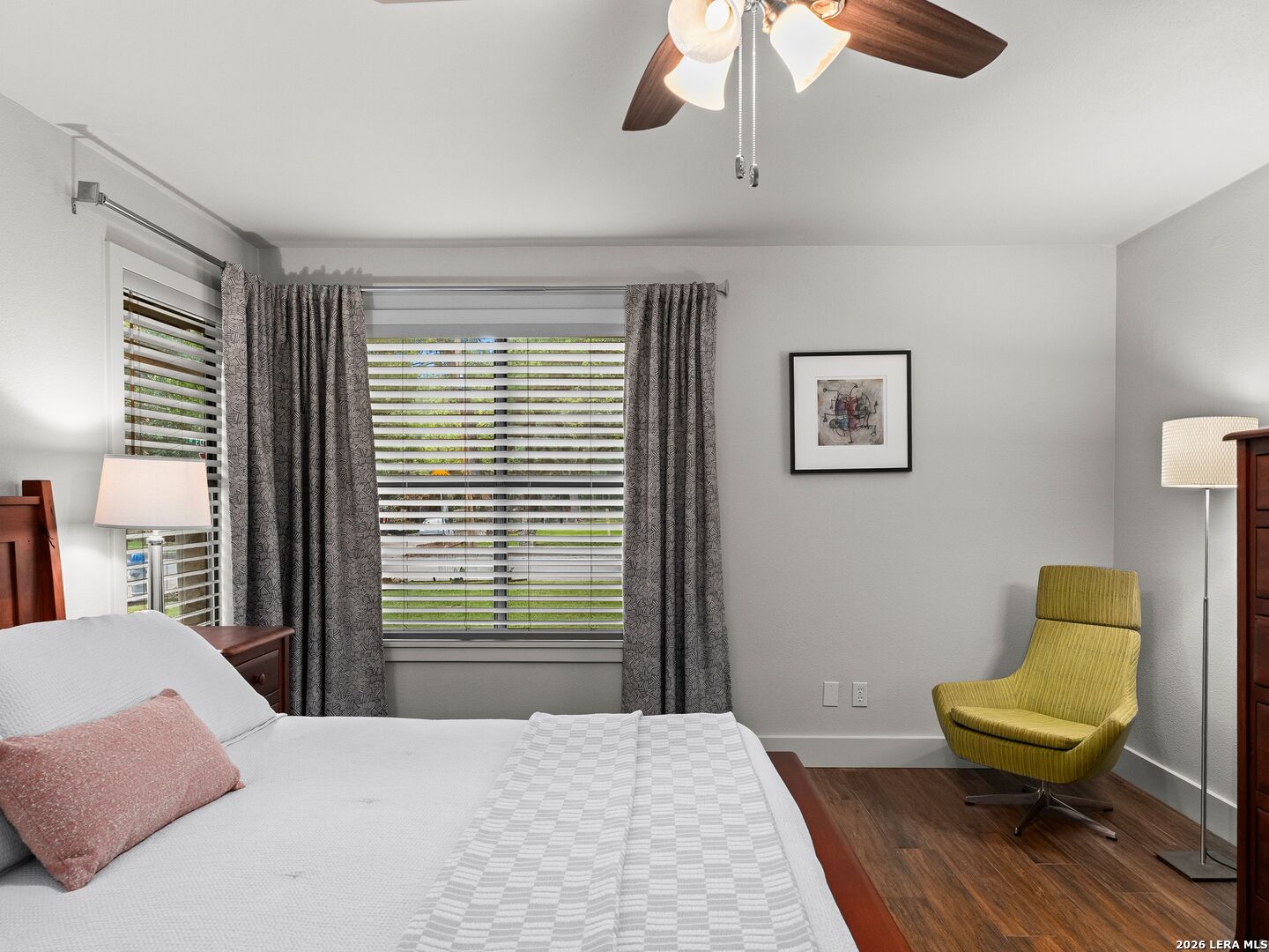 299 W Edgewater