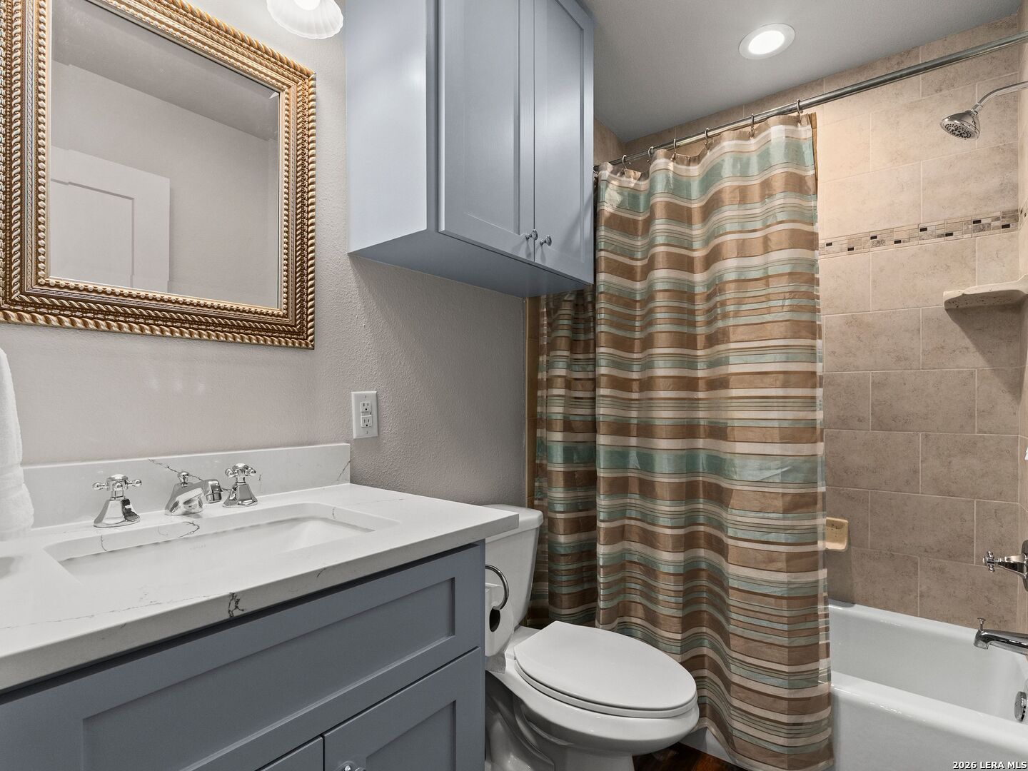 299 W Edgewater