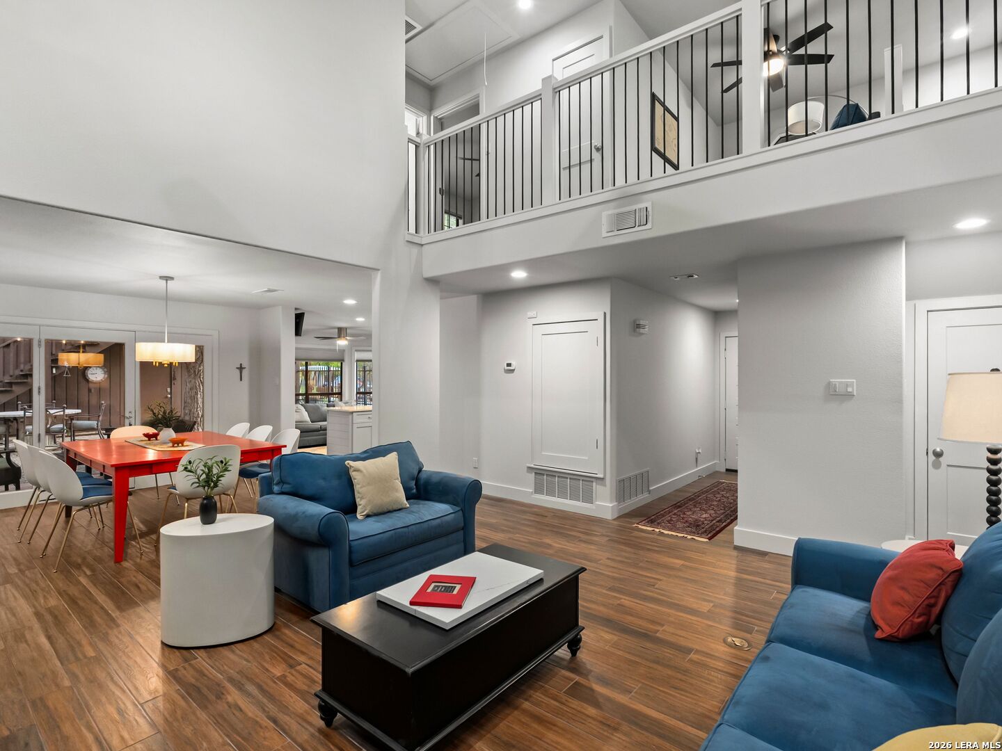299 W Edgewater