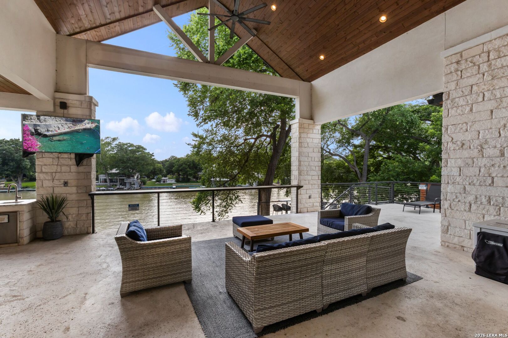 230 Turtle Ln