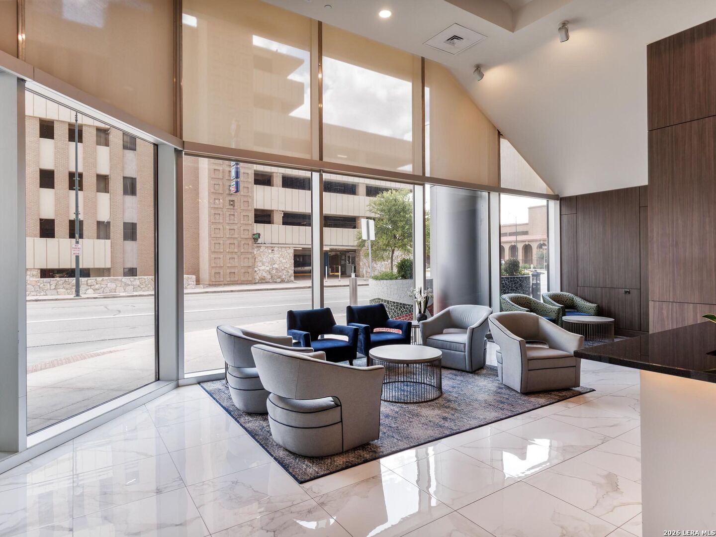 610 E MARKET ST 2904
