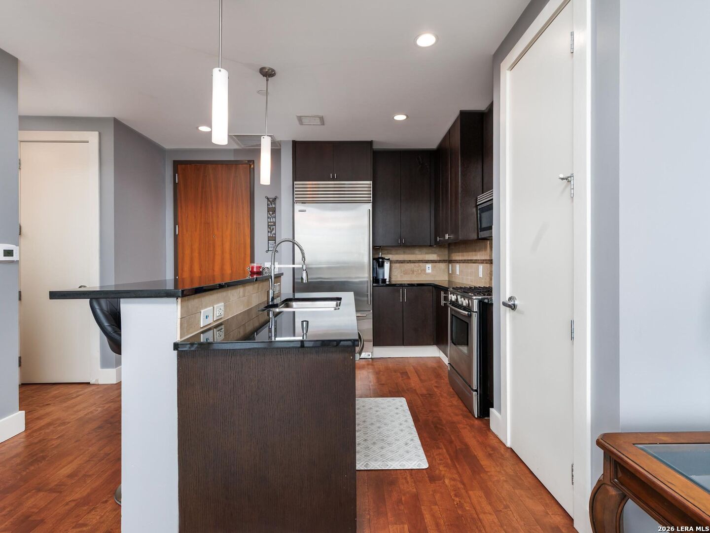 610 E MARKET ST 2904