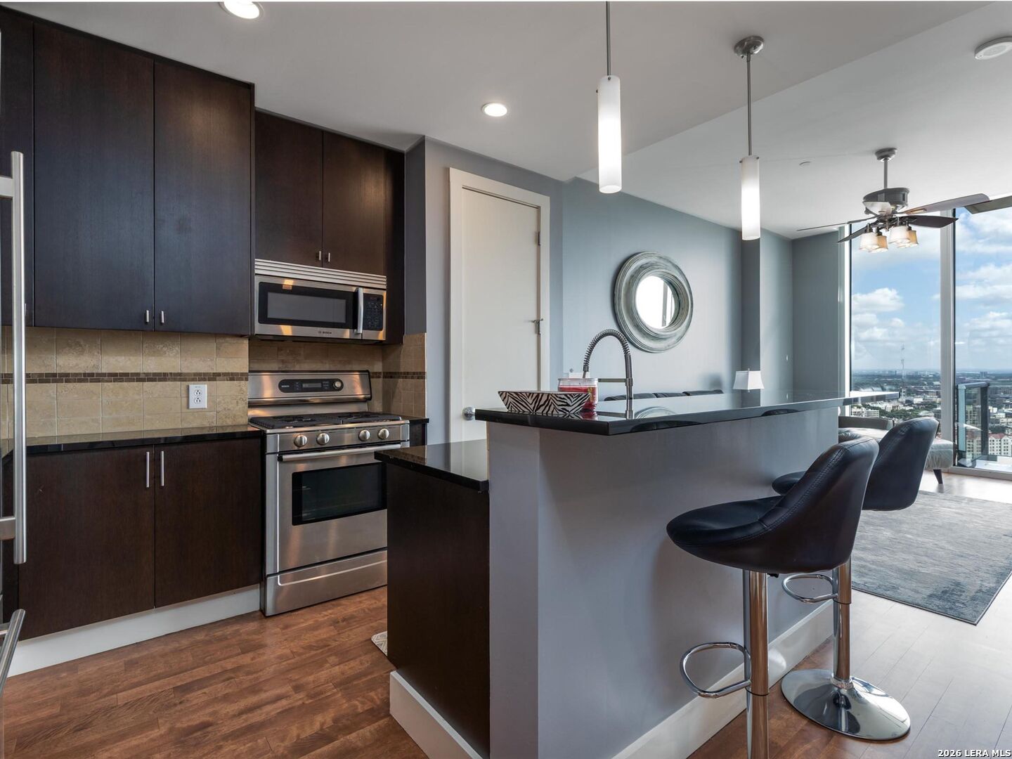 610 E MARKET ST 2904