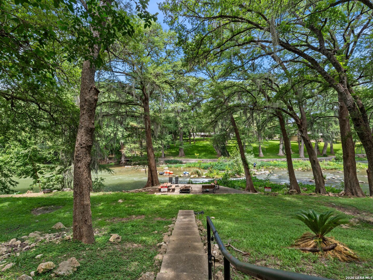 1033 Gruene Rd